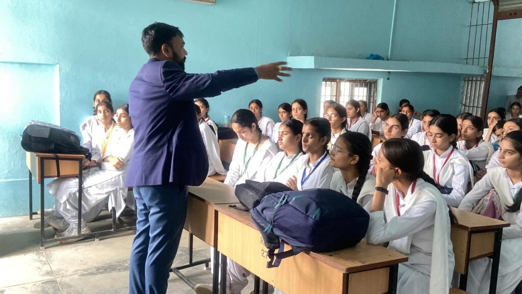 Crack Academy Seminar in Ghumarwin: Guiding Students Towards Success